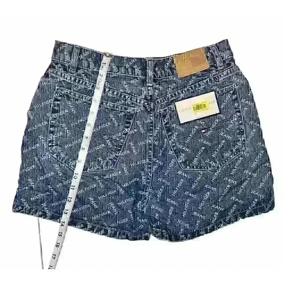 Tommy Hilfiger Women's Denim Shorts w/ All Over Graphic NWT Size 6‎ - Picture 2 of 4